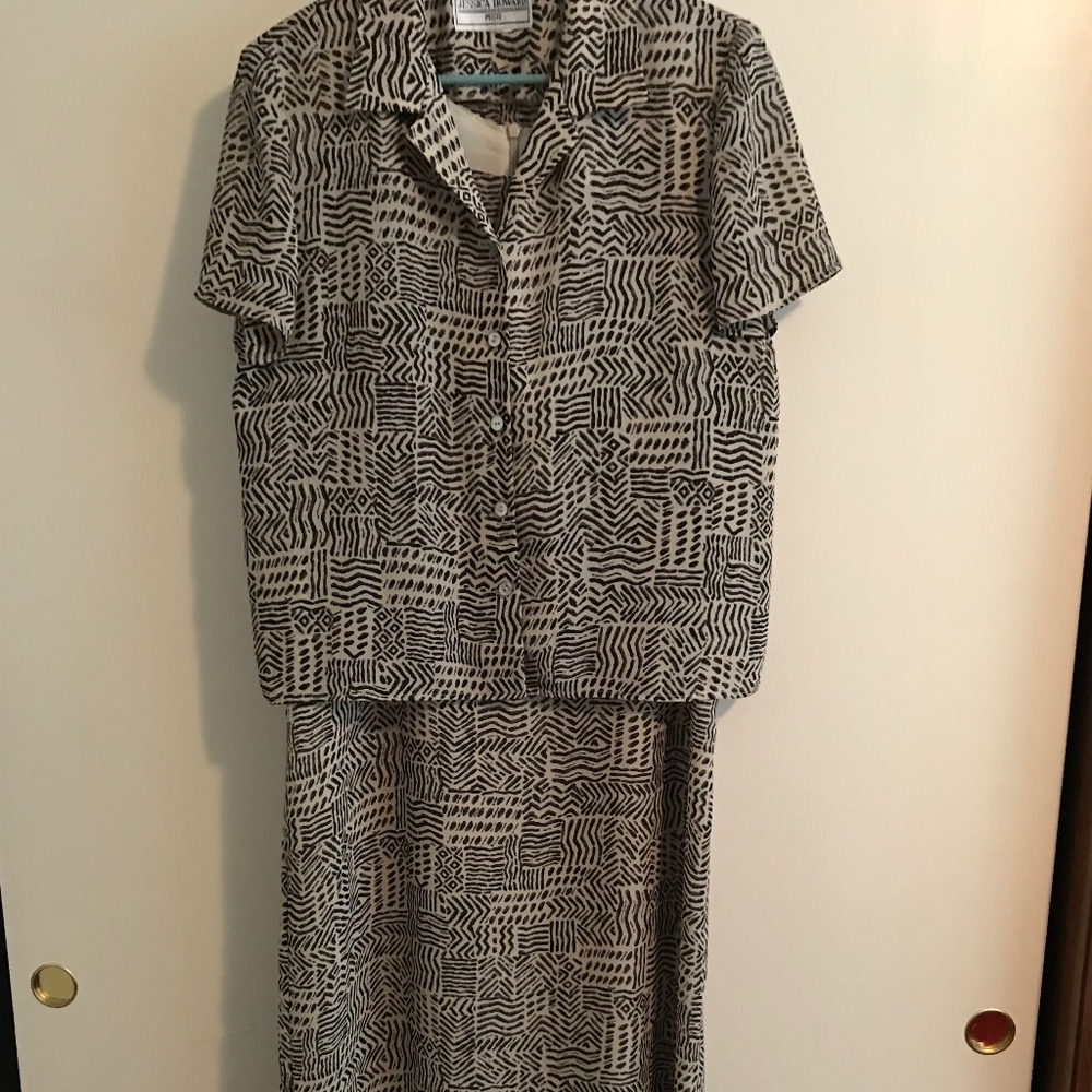 Lightweight sleeveless dress with jacket blouse